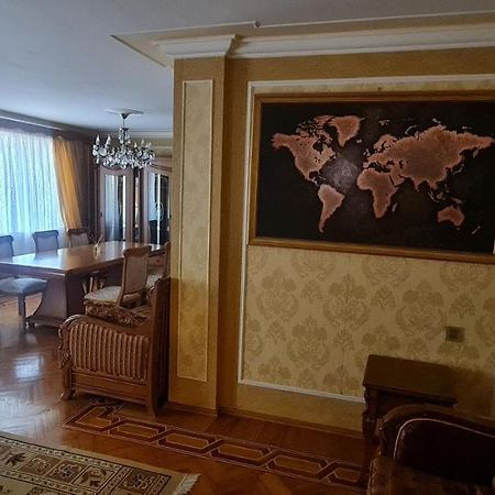 Gold Wall Apartment Baku Luaran gambar