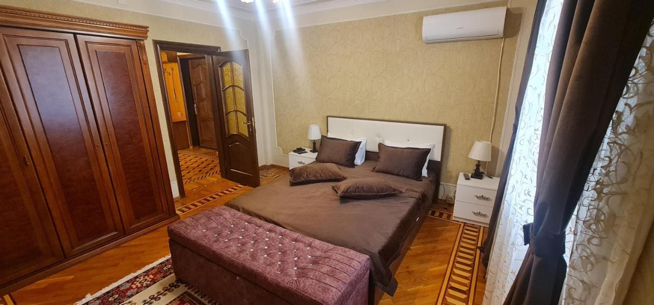 Gold Wall Apartment Baku Luaran gambar